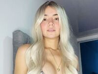 nude webcamgirl AlisonWillson