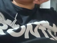 Mulher morena, com seios grandes, adoro sexo, tenho a boca macia, um sorriso lindo e adoro tomar banho com alguém que me observa. Gostei de dois jogos sexuais. Não tão churrasco