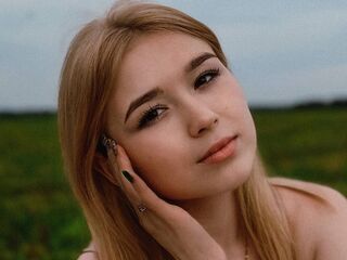 naked camgirl masturbating with vibrator AnnieMounten