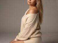 naked girl with webcam masturbating with sextoy EmmaRobertson