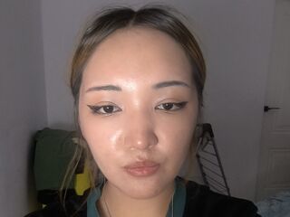 naked webcam girl photo MiaChinessa