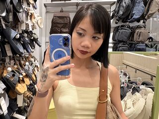 camwhore masturbating with vibrator RheaRose