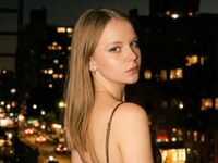 adult live cam SophiePeachy