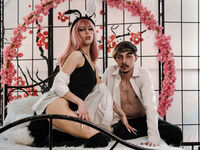 naked couple with live cam JunnaAndKurt