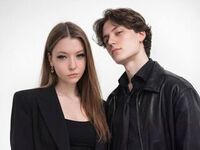 bedroom live cam LeoAndMira