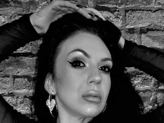 camgirl bondage live show SabrianneBlack