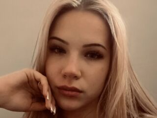 nude webcamgirl picture AletaKunde