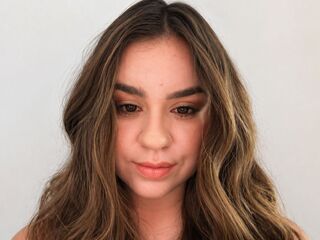 chat room live show AlexandraThornt