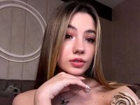 beautiful camgirl AliceDeleon