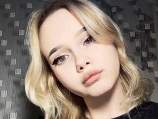 hot naked camgirl AlmaLonabaugh