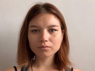 cam girl masturbating with dildo AndreThreat