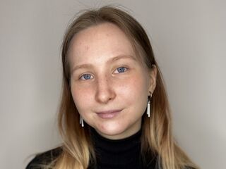 hot cam girl fingering pussy ChantellHammett