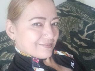 camwhore shaved pussy ClauTaylor