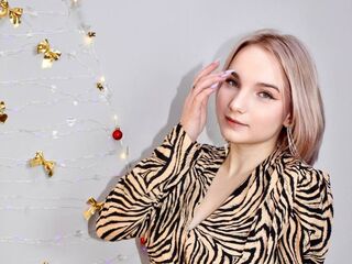 topless webcamgirl CrystalBacak