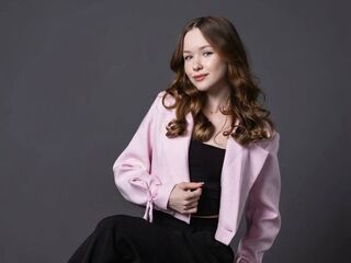 erotic DarleenBenjamin