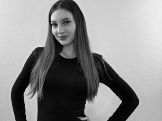 naughty cam girl fingering pussy DaynaNicholls