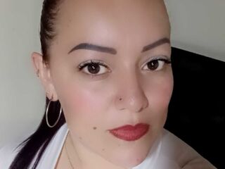 webcam babe chat room DinaCarls