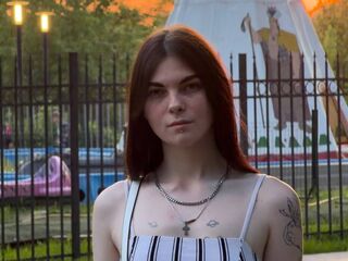 camgirl playing with dildo DorieSpine