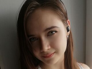 fingering webcamgirl EmilieMollo