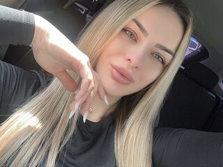 girl topless EmyiliaBliss