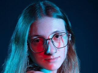 camwhore picture EvelyneSchroff