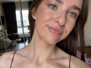 topless webcam girl GingerWareham