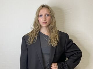 topless cam girl IrinaVelzeboer