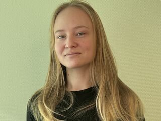 masturbating webcam girl JeniferFerrarini