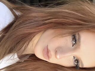 girl chat room JennieRaheem