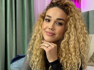 camwhore fingering shaved pussy JessyJill