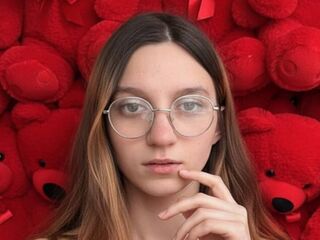 masturbating cam girl JoeannWene