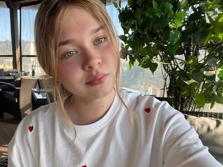 naked webcam girl masturbating KendallHennig