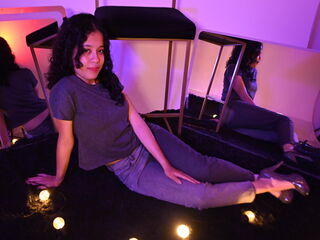 hot cam slut KyaraLux