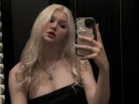 masturbating cam girl LashayBernon