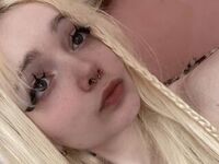 camgirl fingering pussy LaticiaDemetris
