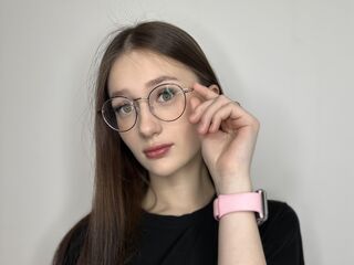 hot strip tease webcam LatriciaSuet