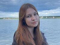 camgirl showing tits LeaDeeg