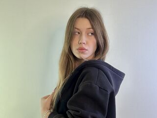 naked webcam girl photo LeonilaKesling