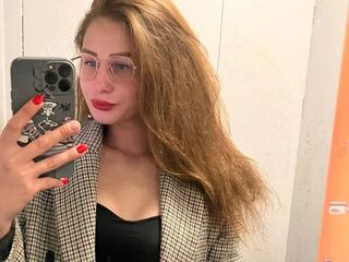girl webcam show LillieMann
