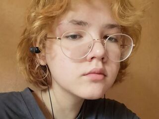 topless webcam girl LucyRandy