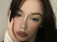 topless camgirl LunaSunrise