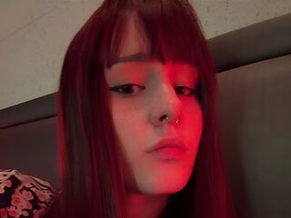 fingering webcam girl MaeveLith