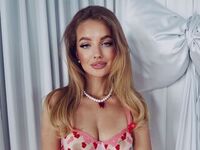 cam girl masturbating with vibrator MayaGal