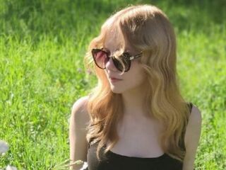 beautiful camgirl MirianTippett