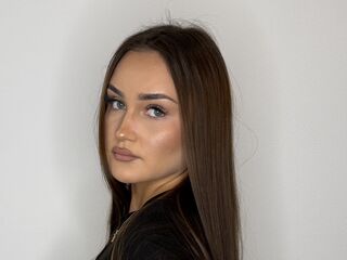 webcam live show MyrnaMackesy