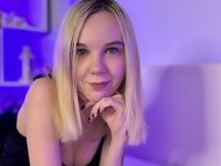 camgirl masturbating with sextoy OdettEstes