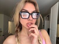 camslut showing tits RaysiBlip
