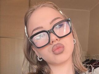 hot naked cam girl SaraBaier