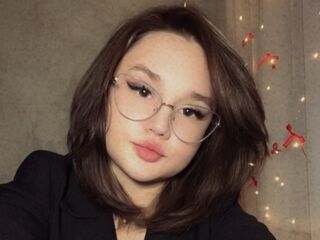 camgirl fingering bald pussy ShielaQuam