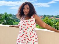 cam girl playing with vibrator TaraEvens